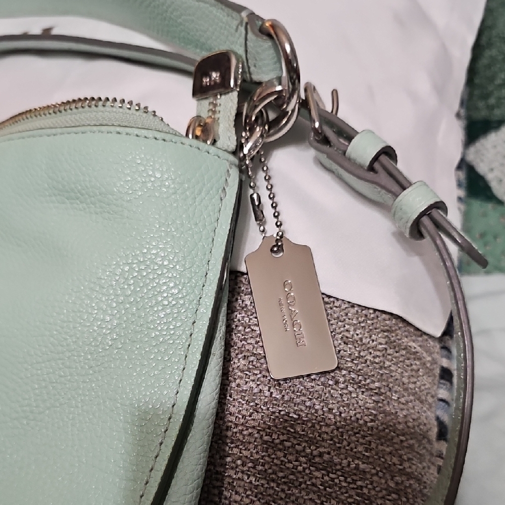 Coach Mint Green Leather Shoulder Bag with Turn-Lock - Picture 5 of 11